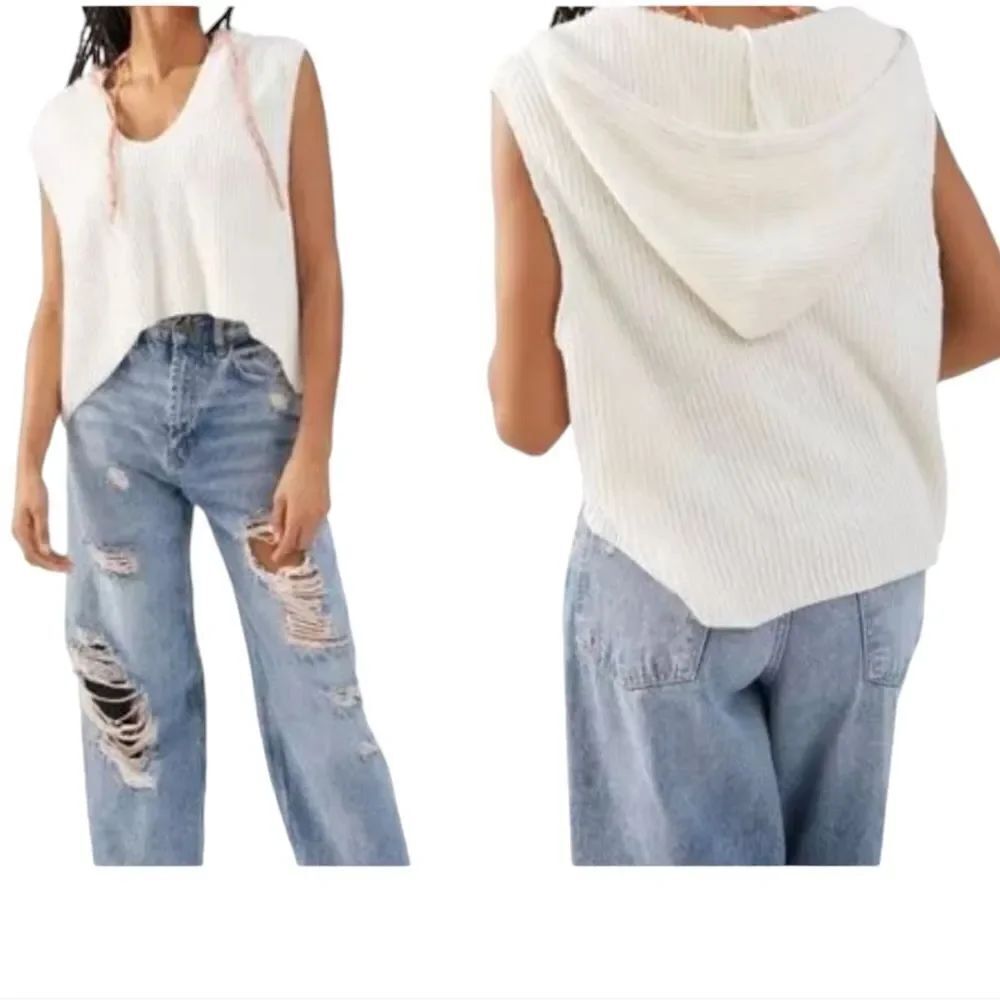 BDG Hooded white striped slouchy Sweater Vest  Size M Knit layering